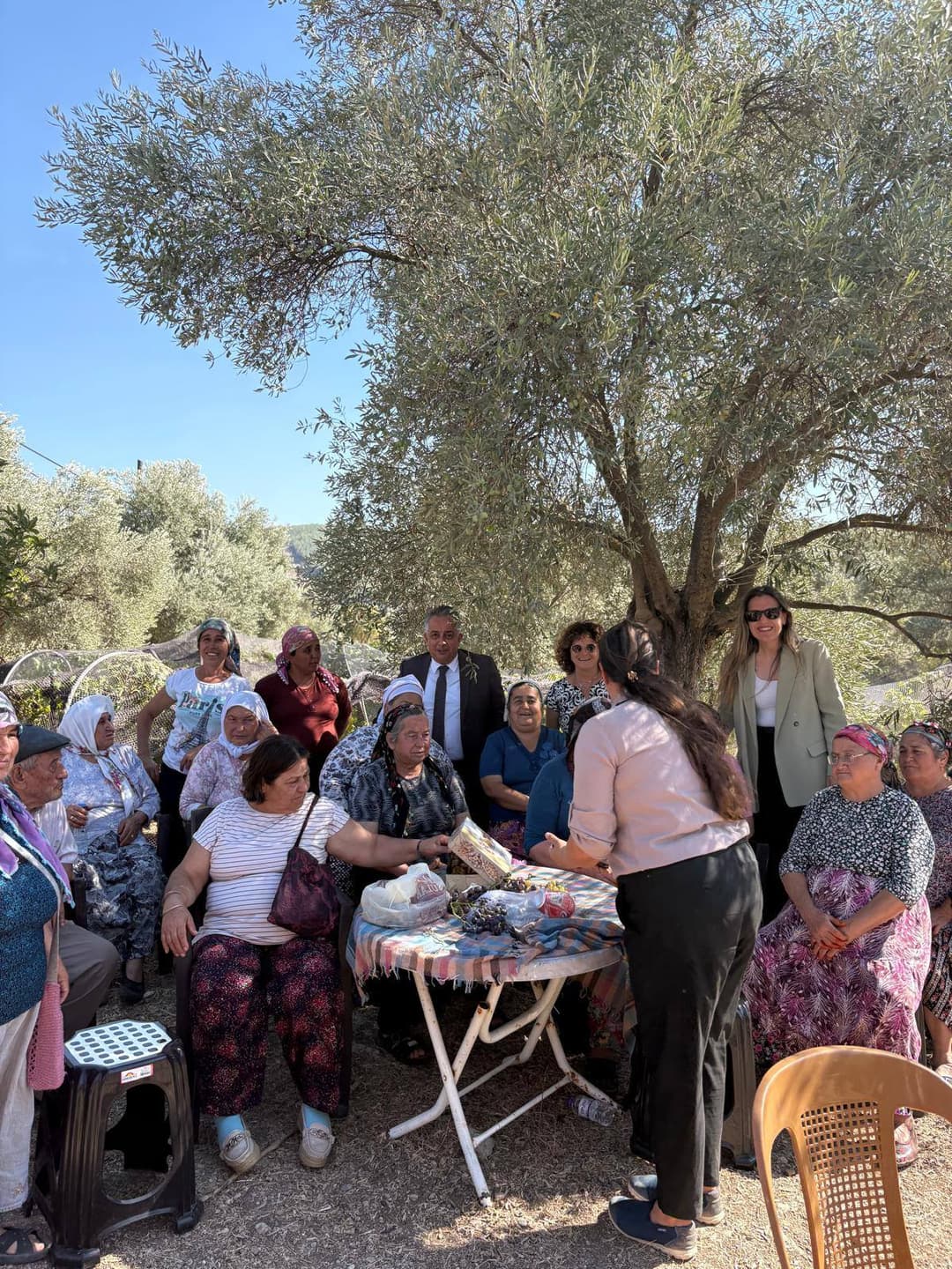 Muğla İli,Milas İlçesi,İkizköy’e bağlı Akbelen Mevkii’nde  zeytinlik alanlarında başlatılan maden arama faaliyetleri kapsamında 18.09.2025 tarihinde düzenlenen basın açıklamasına katılmıştır.